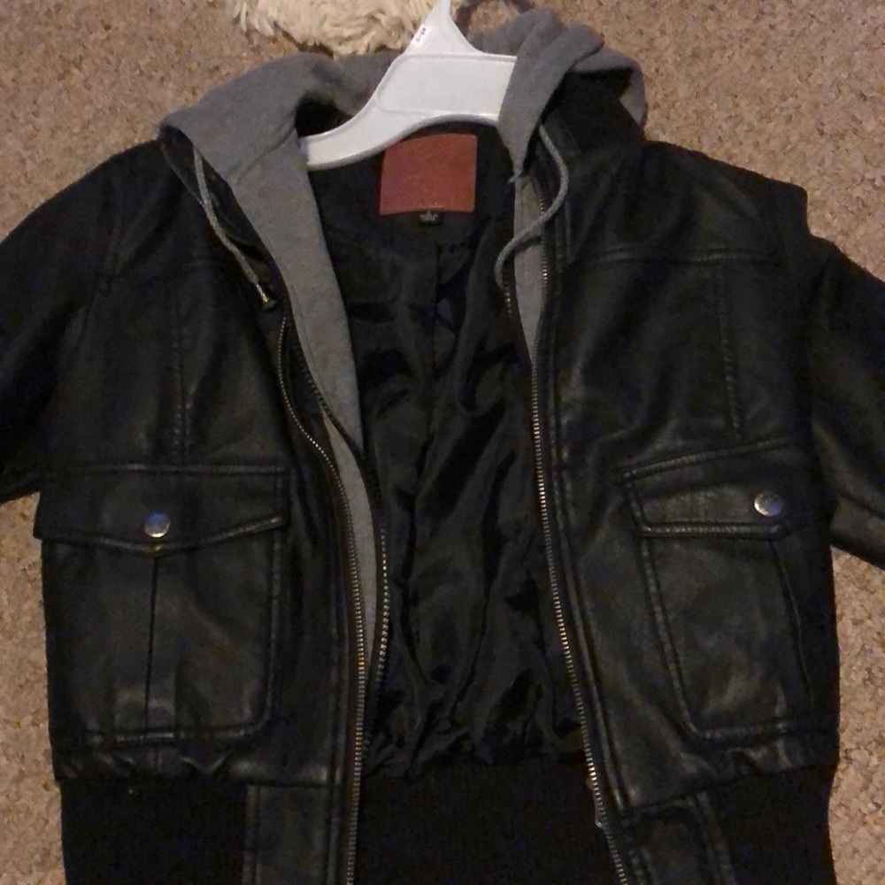 Leather jacket - Picture 2 of 2